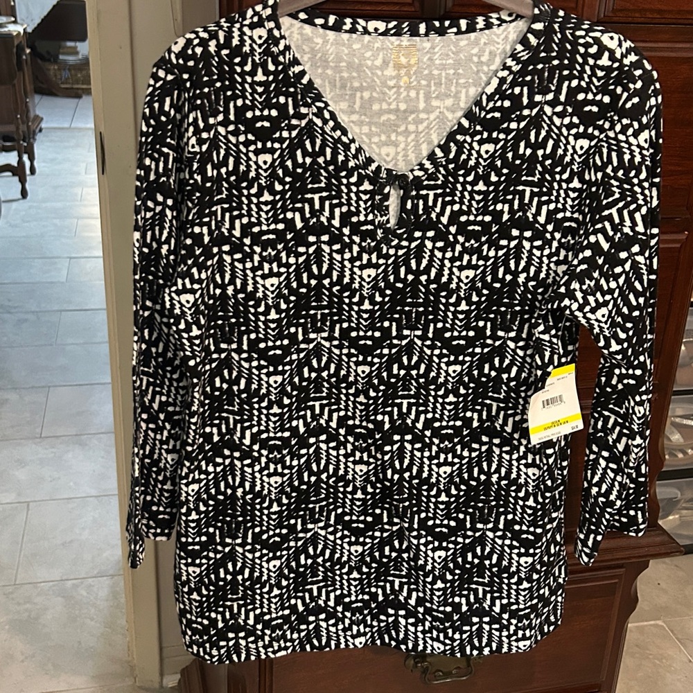Anne Klein Sport Black and White Patterned Top